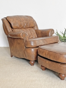 Pazar bőr pihenő fotel lábtartóval