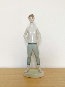 Zsolnay retro porcelán figura - lány flip-flop papucsban