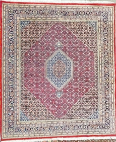 Pompás, hatalmas perzsa szőnyeg