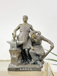 Art deco kerámia szobor - LABOR (munka)