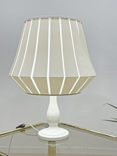 Varázslatos fehér asztali lámpa