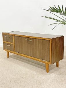 Kis méretű retro sideboard